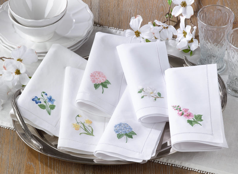 Embr'd Magnolia Hemstitch Napkin